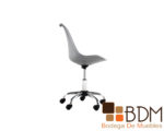 Silla Eames con ruedas