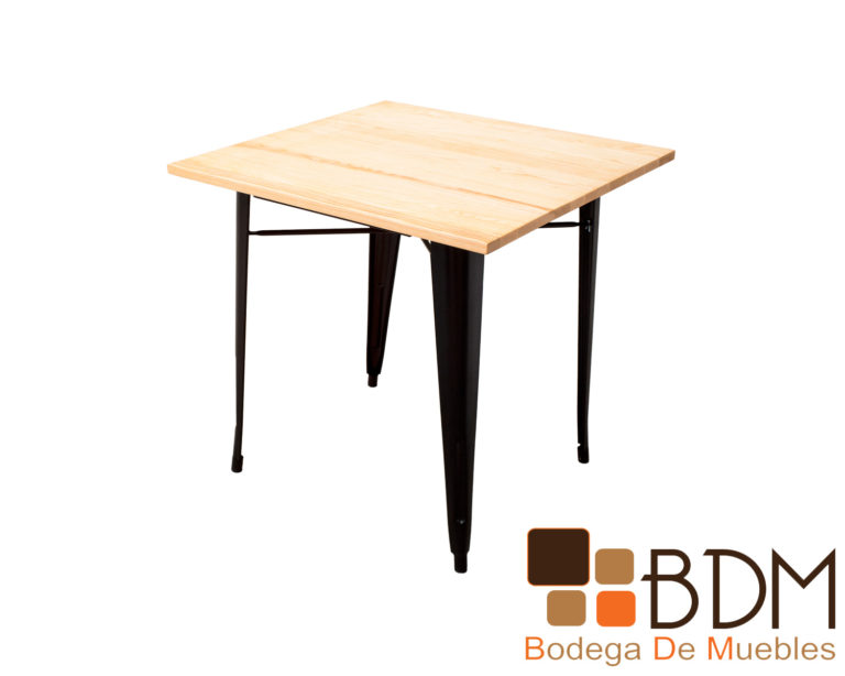 Mesa cuadrada minimalista estilo industrial de madera natural