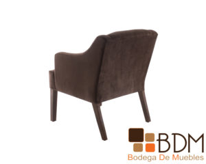 Sillon individual de madera tapizado en suede color cafe