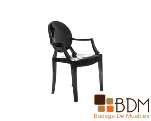 Silla contemporanea de plastico color negro