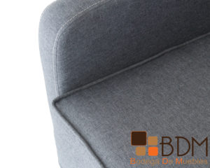 Sillon ocasional en color gris de madera