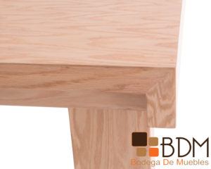 Mesa de comedor fabricada en mdf enchapada de encino