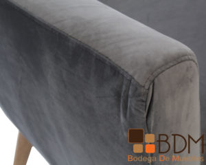 Sofa moderno en madera y tapiz suede para sala