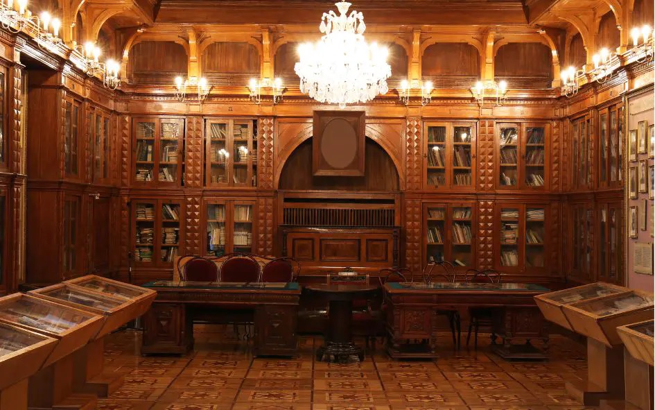 biblioteca de madera