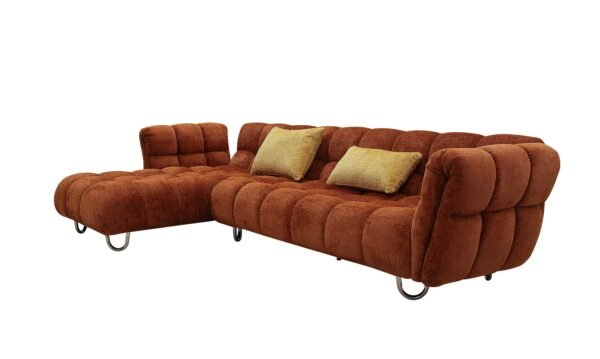 Sala Divani Casa Jacinda - Sofá seccional moderno
  de tela naranja quemado orientado hacia la izquierda + 2 almohadas amarillas
  – Envíos a todo México | FurnitureMX