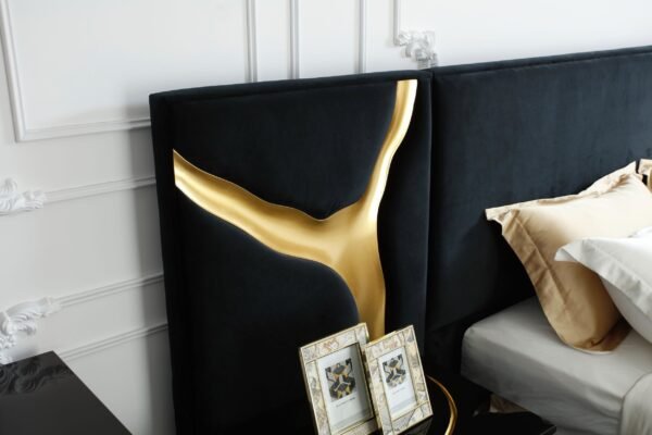 Mueble Modrest Aspen - Cama Glam de terciopelo
  negro y dorado – Envíos a todo México | FurnitureMX