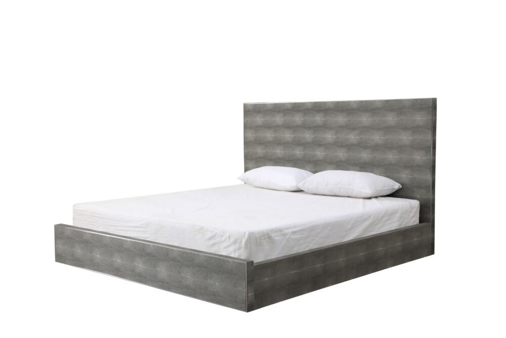 Modrest Dynasty – Juego de dormitorio moderno Shagreen Eastern King – 3 cajones