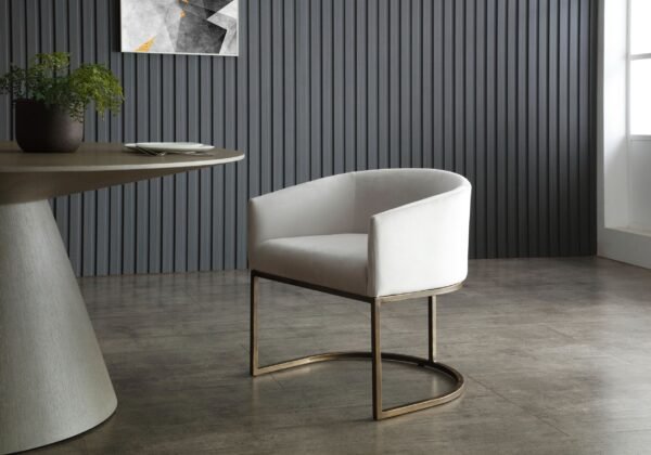 Mueble Modrest Elisa - Silla de comedor moderna de
  latón y terciopelo beige – Envíos a todo México | FurnitureMX