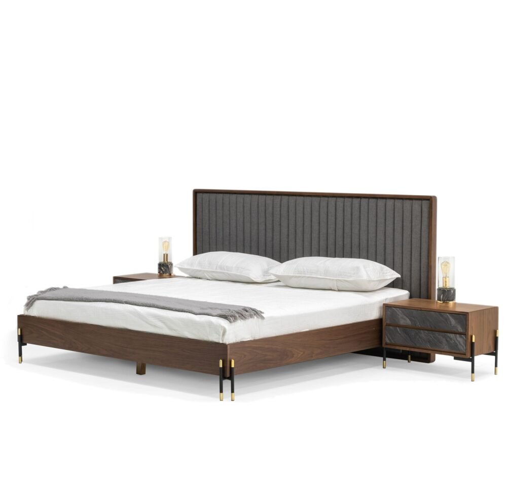 Nova Domus Metcalf – Cama tamaño king California gris y nogal de mediados de siglo con dos mesas de noche