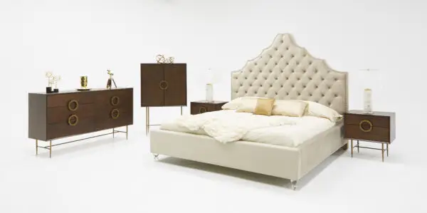 Cómoda Cómoda moderna Modrest Selena de acacia y
  latón – Envíos a todo México | FurnitureMX